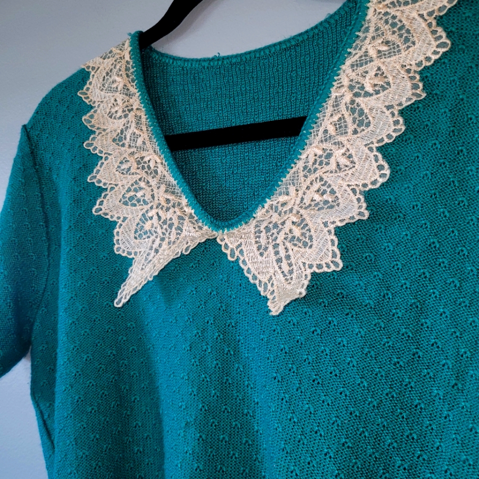 Vintage Retro 1980s Vintage Green Lace Scoop Neck Sweater Blouse